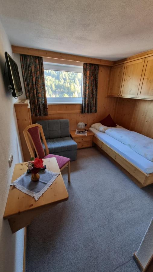 Hotel Garni Friedheim Санкт-Антон-ам-Арльберг Екстер'єр фото